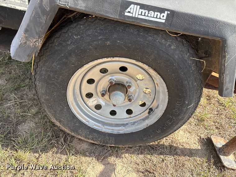 image for item EA7749 2019 Allmand Night Lite V Series NLV light plant