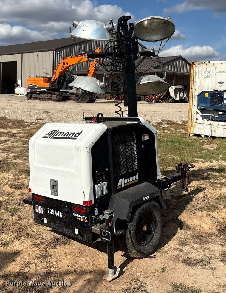 image for item EA7750 2019 Allmand Night Light V-Series NLV light plant