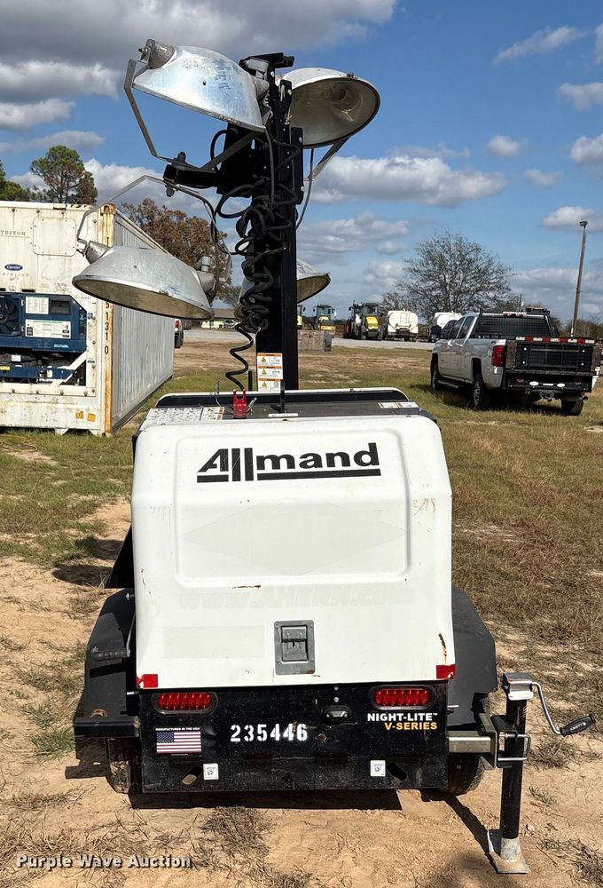 image for item EA7750 2019 Allmand Night Light V-Series NLV light plant