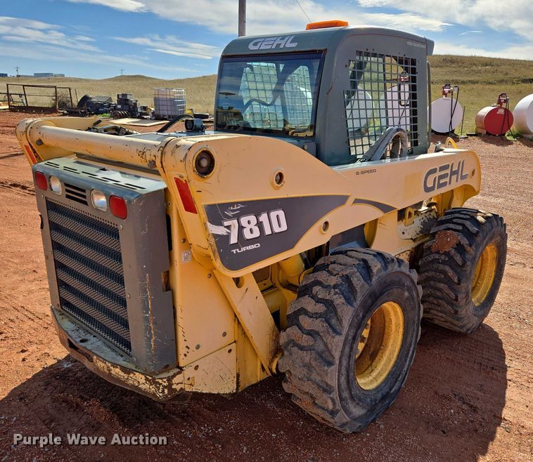 MINI CARGADOR SOBRE RUEDAS 2005 GEHL 7810