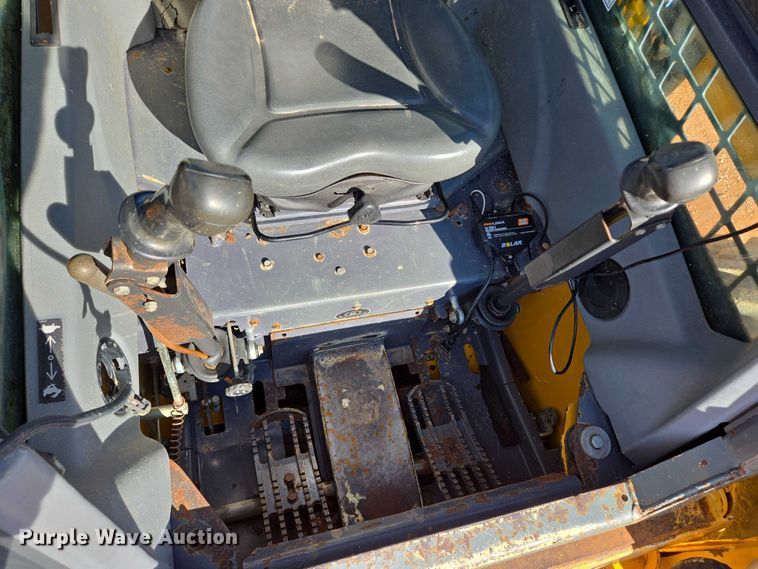 image for item EB1116 2005 Gehl 7810 skid steer loader