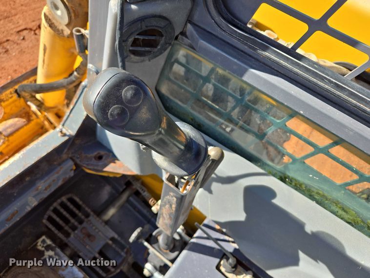 image for item EB1116 2005 Gehl 7810 skid steer loader