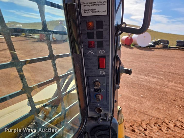 image for item EB1116 2005 Gehl 7810 skid steer loader