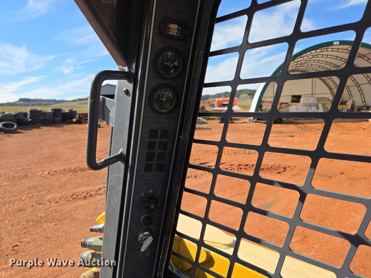 image for item EB1116 2005 Gehl 7810 skid steer loader