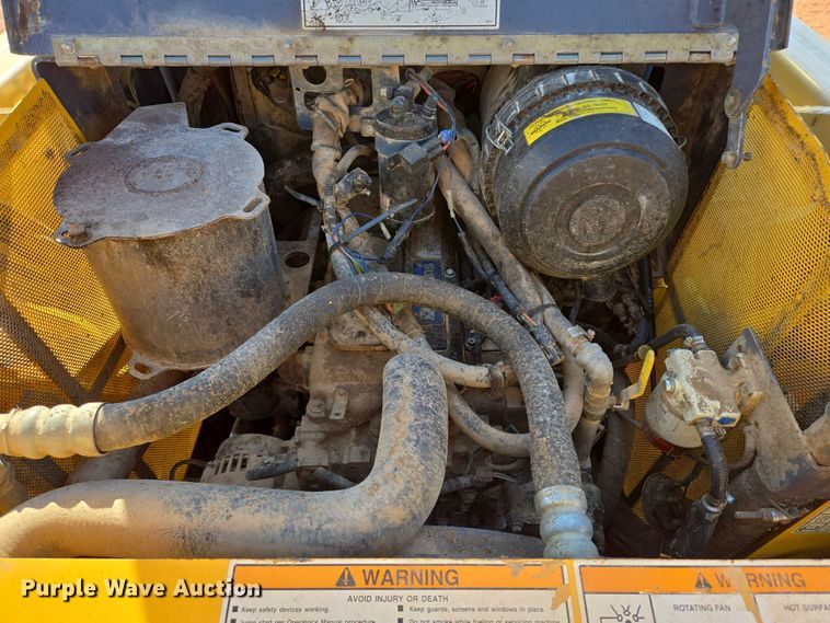 image for item EB1116 2005 Gehl 7810 skid steer loader