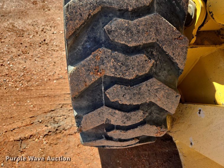 image for item EB1116 2005 Gehl 7810 skid steer loader