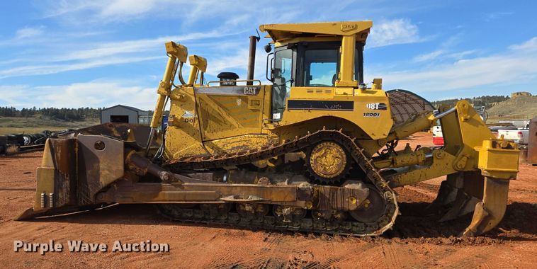image for item EB1117 2005 Caterpillar D8T dozer