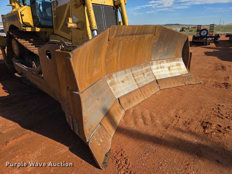 image for item EB1117 2005 Caterpillar D8T dozer