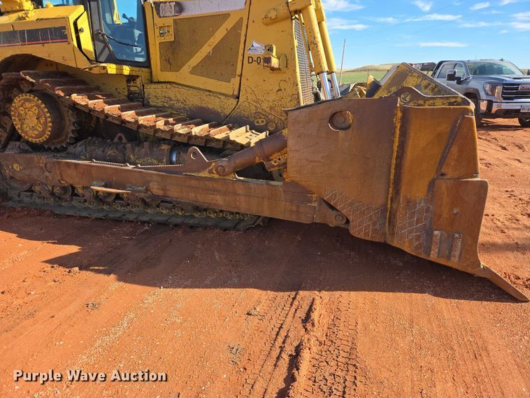 image for item EB1117 2005 Caterpillar D8T dozer