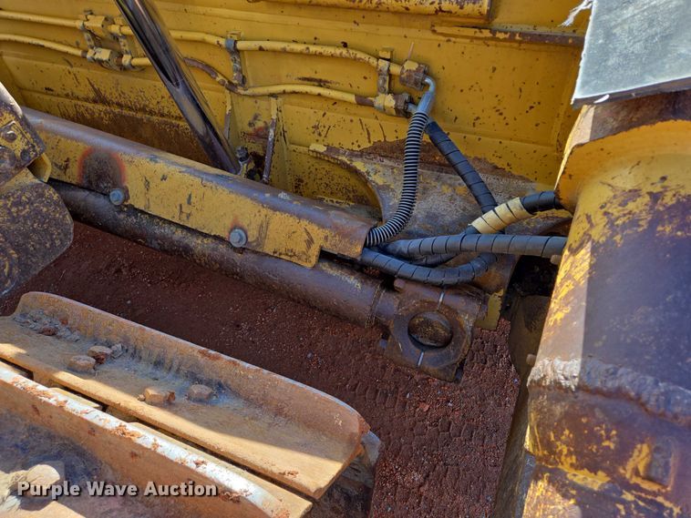 image for item EB1117 2005 Caterpillar D8T dozer