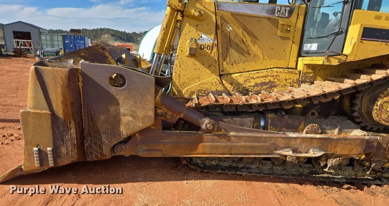 image for item EB1117 2005 Caterpillar D8T dozer