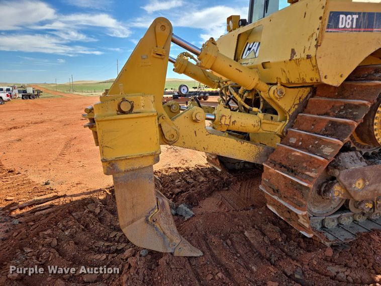 image for item EB1117 2005 Caterpillar D8T dozer