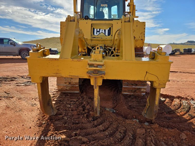 image for item EB1117 2005 Caterpillar D8T dozer