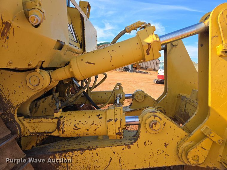 image for item EB1117 2005 Caterpillar D8T dozer