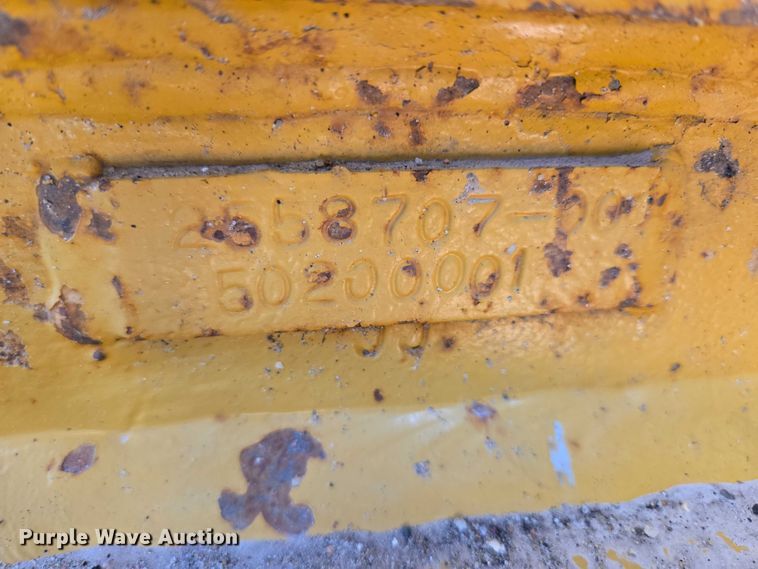 image for item EB1117 2005 Caterpillar D8T dozer