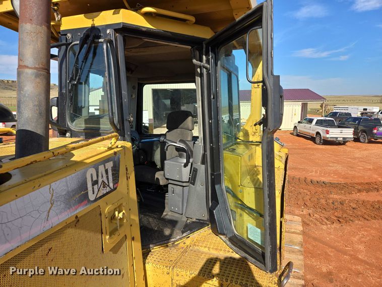 image for item EB1117 2005 Caterpillar D8T dozer