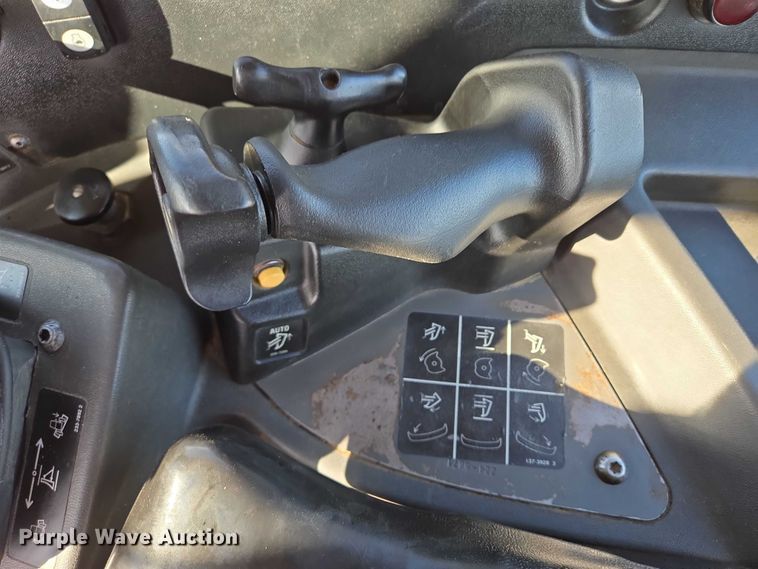 image for item EB1117 2005 Caterpillar D8T dozer