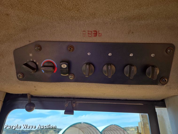 image for item EB1117 2005 Caterpillar D8T dozer