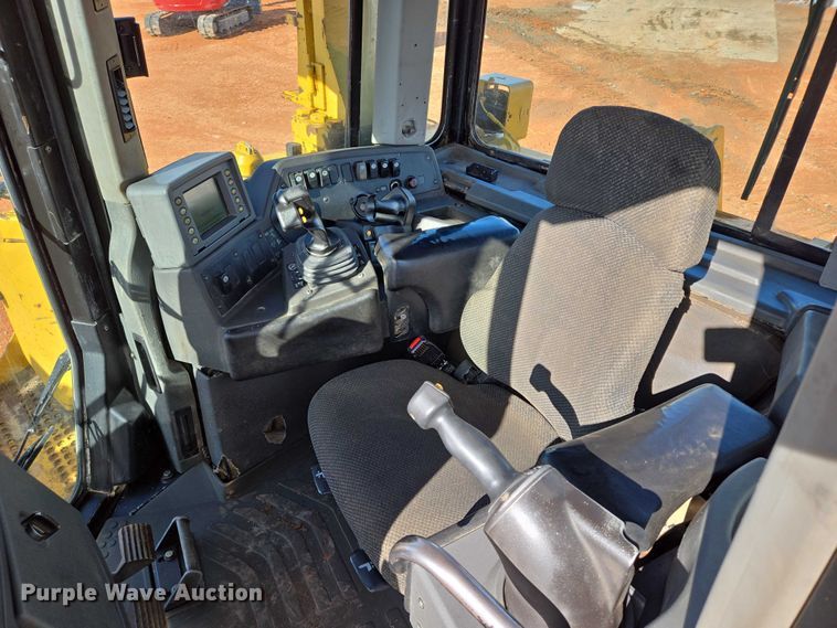 image for item EB1117 2005 Caterpillar D8T dozer