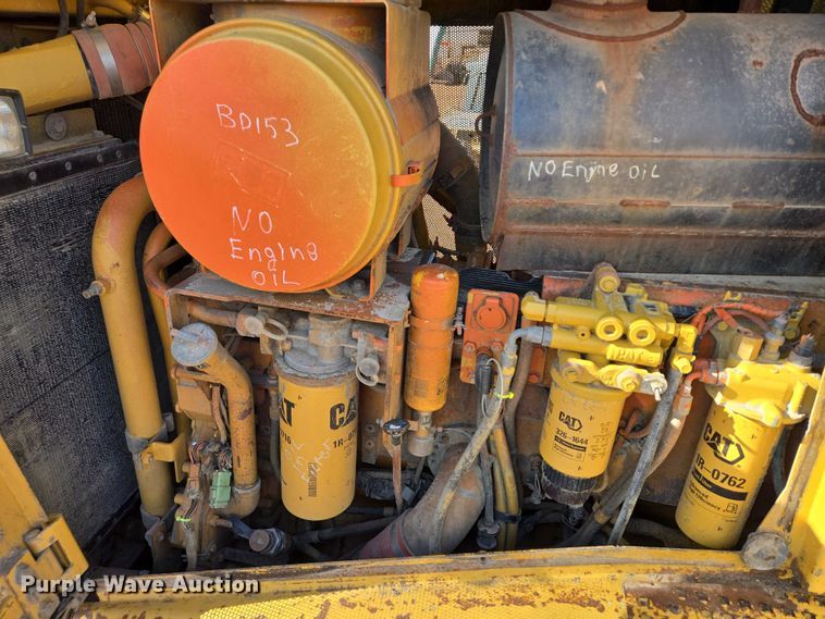 image for item EB1117 2005 Caterpillar D8T dozer