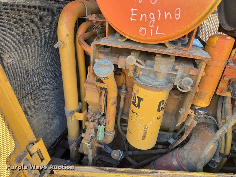 image for item EB1117 2005 Caterpillar D8T dozer