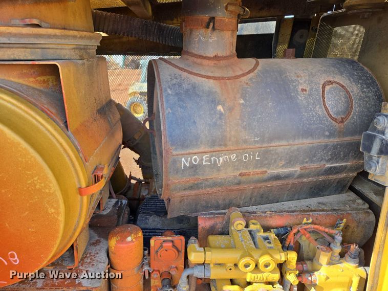 image for item EB1117 2005 Caterpillar D8T dozer