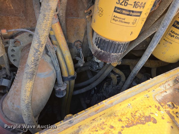 image for item EB1117 2005 Caterpillar D8T dozer