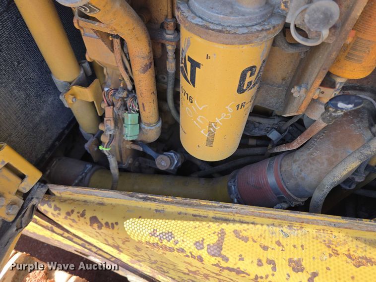 image for item EB1117 2005 Caterpillar D8T dozer
