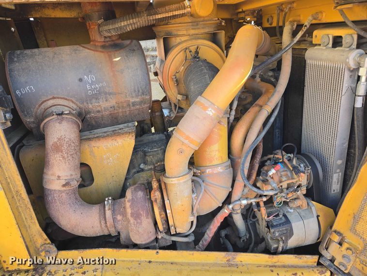 image for item EB1117 2005 Caterpillar D8T dozer