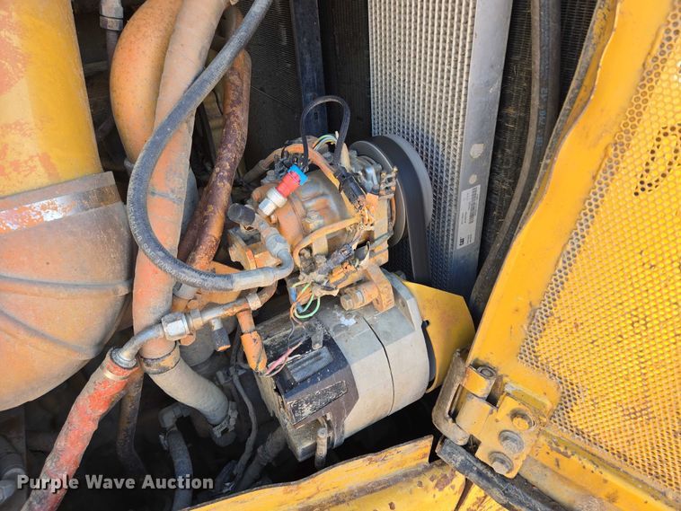 image for item EB1117 2005 Caterpillar D8T dozer