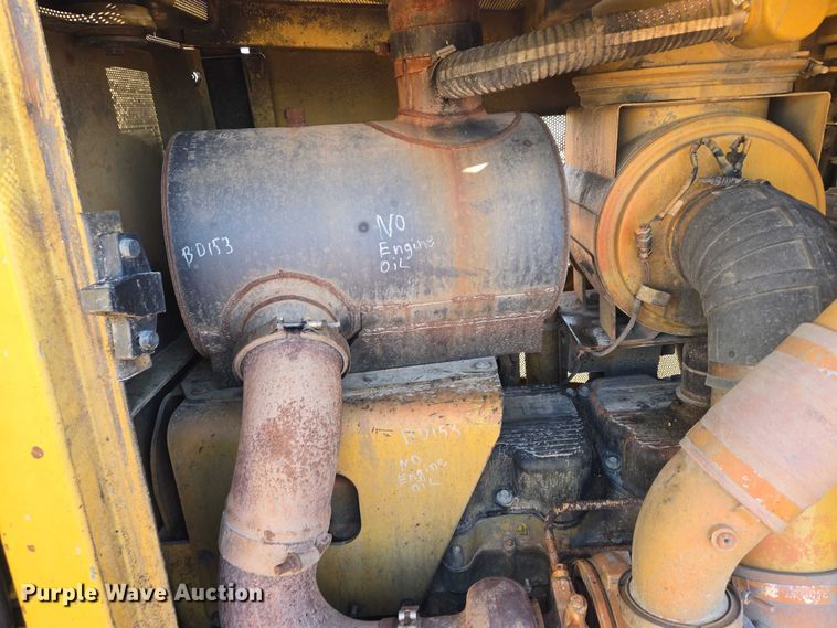 image for item EB1117 2005 Caterpillar D8T dozer