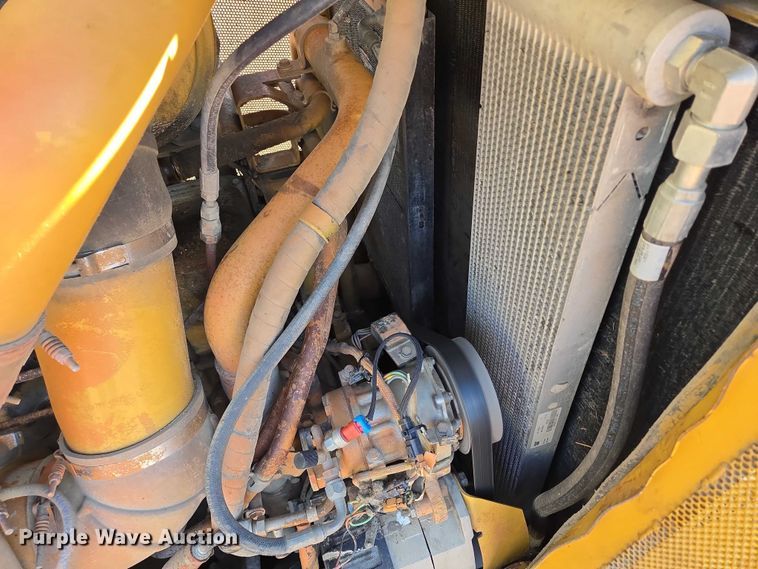 image for item EB1117 2005 Caterpillar D8T dozer