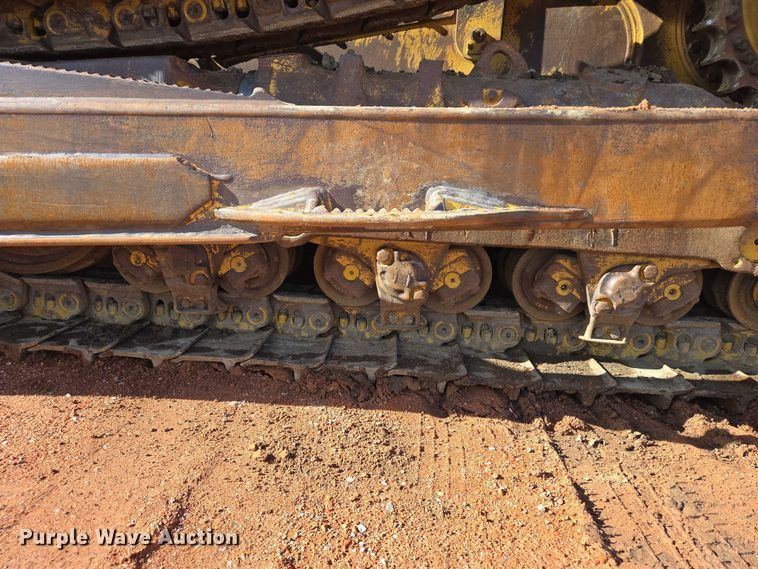image for item EB1117 2005 Caterpillar D8T dozer
