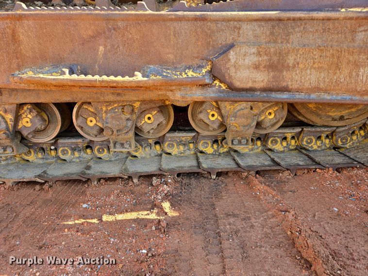 image for item EB1117 2005 Caterpillar D8T dozer