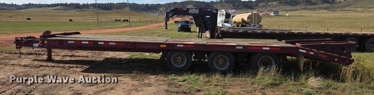 image for item EB1119 2001 X-L Specialized 50T equipment trailer