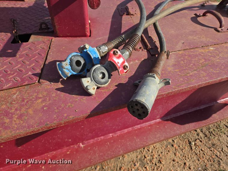 image for item EB1119 2001 X-L Specialized 50T equipment trailer