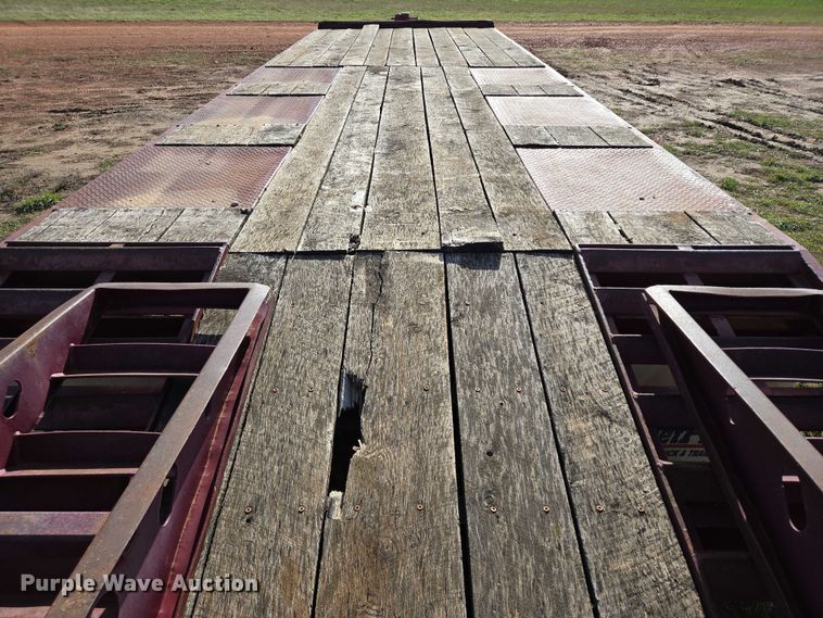 image for item EB1119 2001 X-L Specialized 50T equipment trailer