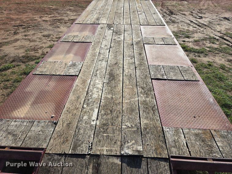 image for item EB1119 2001 X-L Specialized 50T equipment trailer