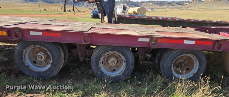 image for item EB1119 2001 X-L Specialized 50T equipment trailer