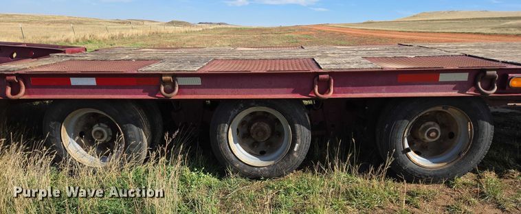 image for item EB1119 2001 X-L Specialized 50T equipment trailer