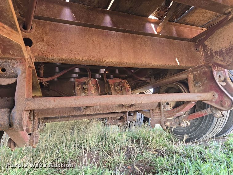 image for item EB1119 2001 X-L Specialized 50T equipment trailer