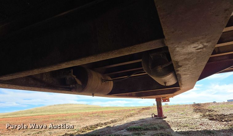 image for item EB1119 2001 X-L Specialized 50T equipment trailer