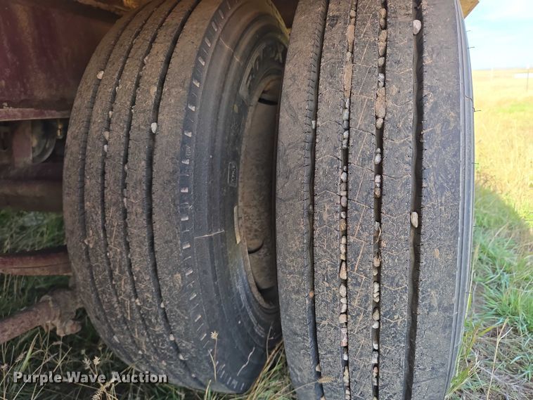 image for item EB1119 2001 X-L Specialized 50T equipment trailer