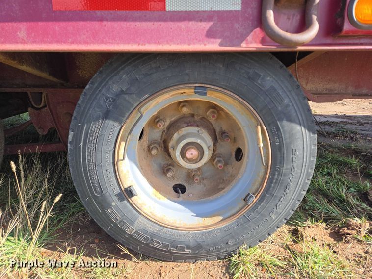 image for item EB1119 2001 X-L Specialized 50T equipment trailer