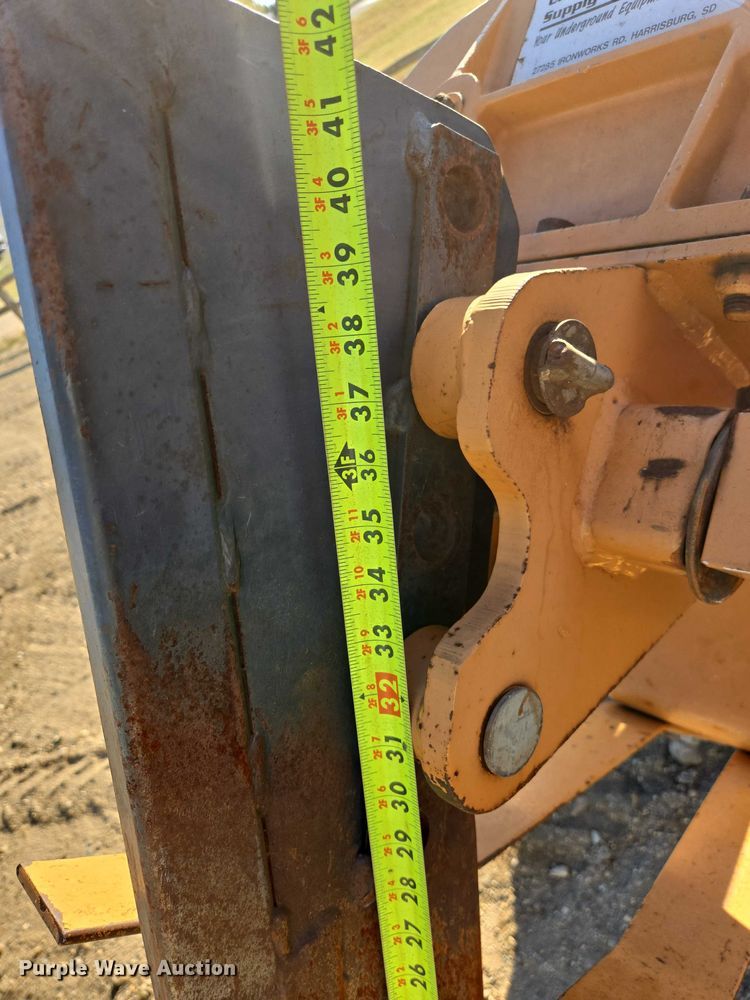 image for item EB1128 1990 Case Maxi-Sneaker B trencher