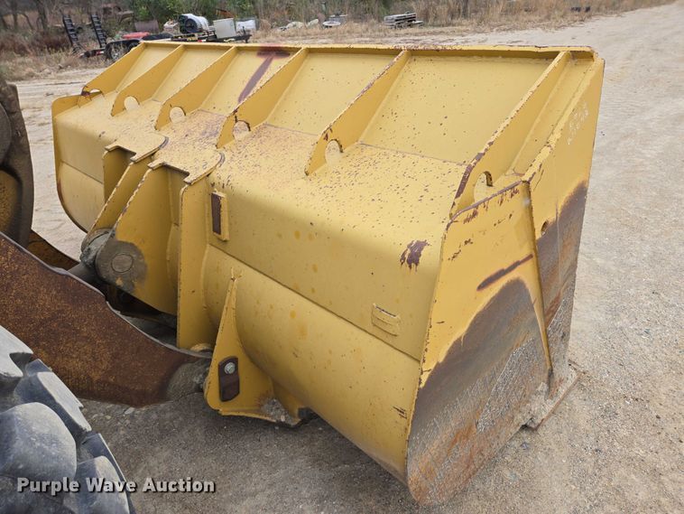 image for item EB1129 1985 Caterpillar 966D wheel loader