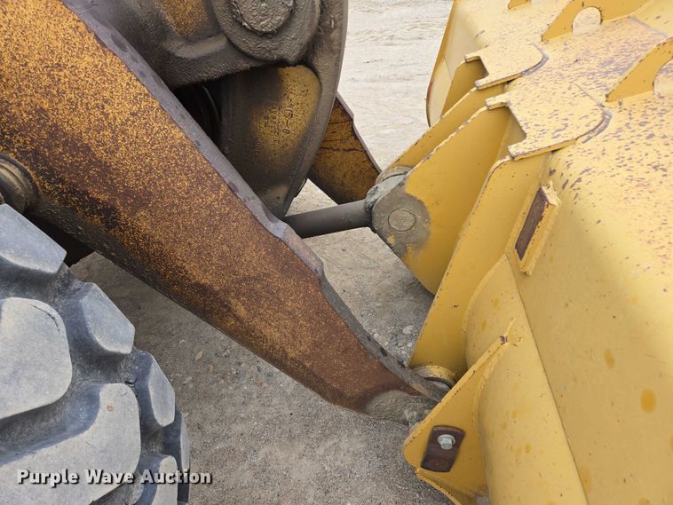 image for item EB1129 1985 Caterpillar 966D wheel loader