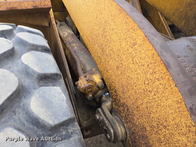 image for item EB1129 1985 Caterpillar 966D wheel loader