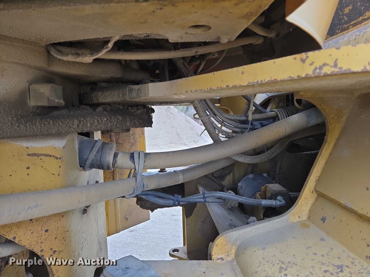 image for item EB1129 1985 Caterpillar 966D wheel loader