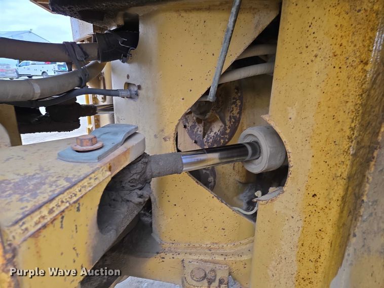 image for item EB1129 1985 Caterpillar 966D wheel loader